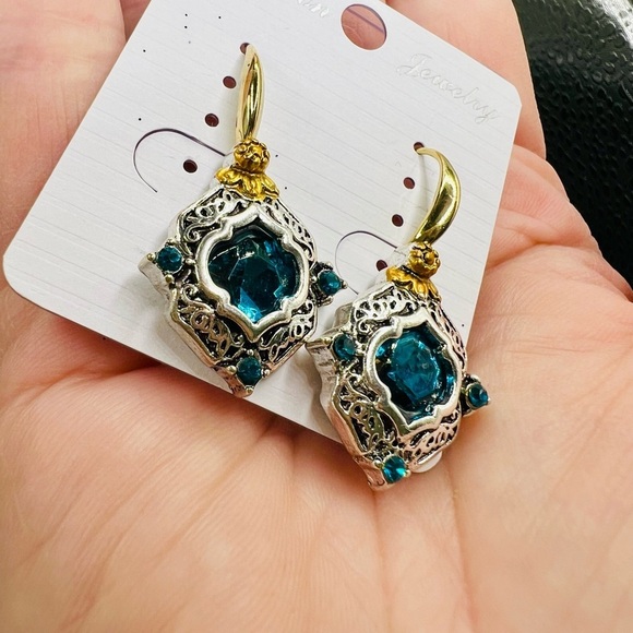 New Palace Blue Crystal Gold/Silver Tone Alloy Dangle Earrings Vintage Style - Picture 11 of 16